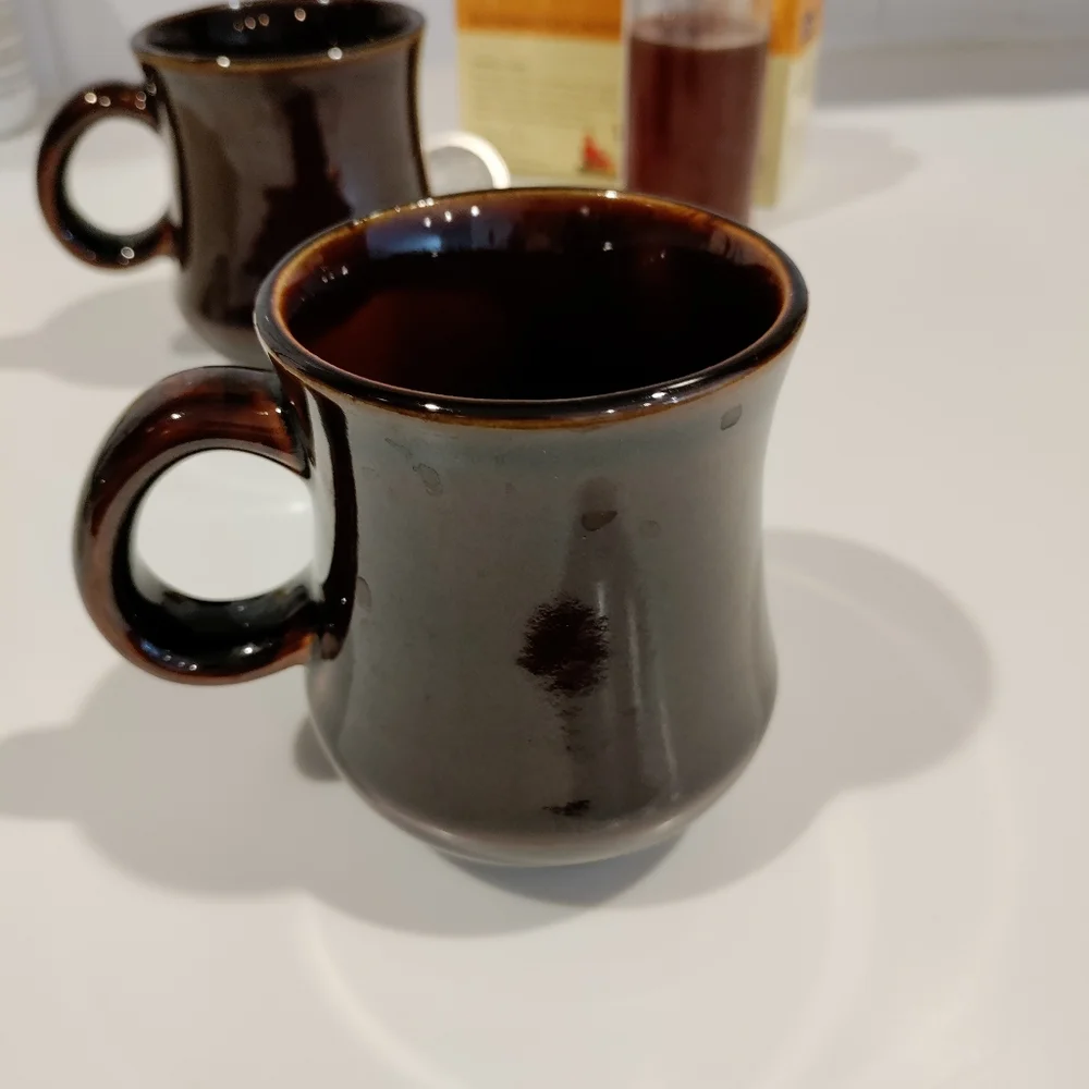Pair of vintage cafe mugs - Picture 3 of 5